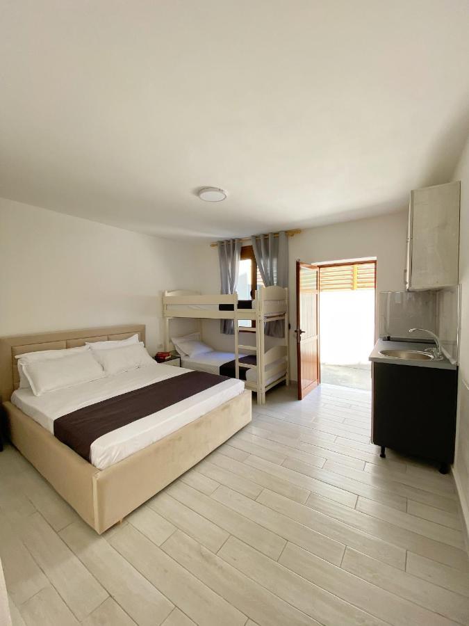 Sunny Guest House Vlorë 外观 照片